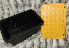 Lowes Mini Tote w/Lid~Black & Yellow