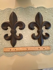 Two Cast Iron Fleur De Lis Wall Hangers Black Decor 9 1/2” x 6″ & Plant Holder